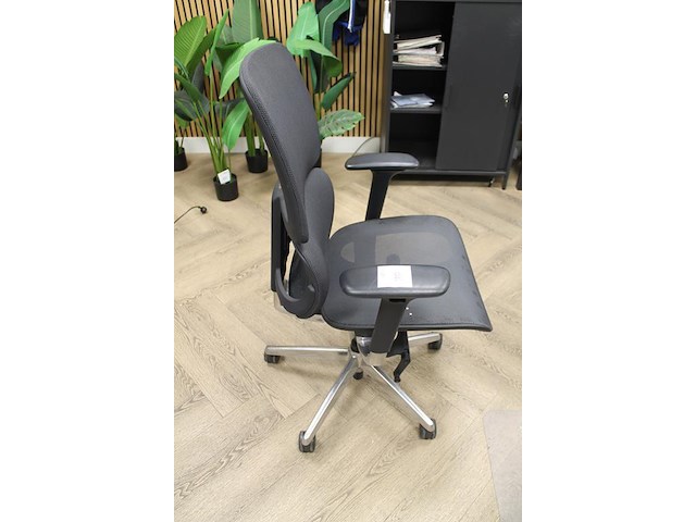 Verrijdbare bureaustoel. - afbeelding 2 van  2