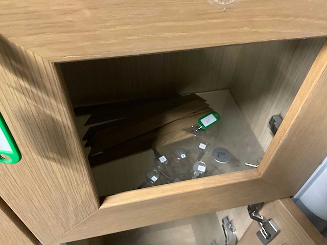 Verrijdbare dubbelzijdige lockerkast - afbeelding 4 van  7