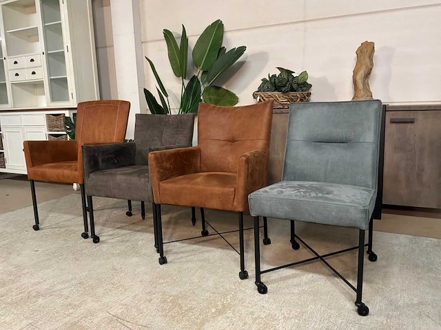 Verrijdbare eetkamerstoelen (4x) - afbeelding 1 van  8