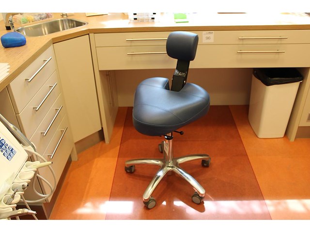 Verrijdbare ergonomische tandarts-kruk bqe. - afbeelding 1 van  2