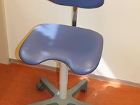 Verrijdbare ergonomische tandartsstoel. - afbeelding 2 van  3