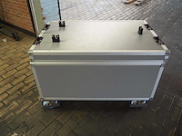Verrijdbare flightcase-transportkoffer met rvs trekstang - afbeelding 2 van  6