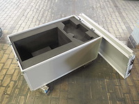Verrijdbare flightcase-transportkoffer met rvs trekstang - afbeelding 5 van  6
