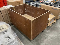 Verrijdbare houten kist - afbeelding 1 van  1