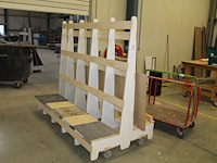 Verrijdbare houten platenkar. afmeting 200 x 110 x 182 cm. - afbeelding 1 van  4