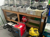 Verrijdbare houten werktafel - afbeelding 1 van  4