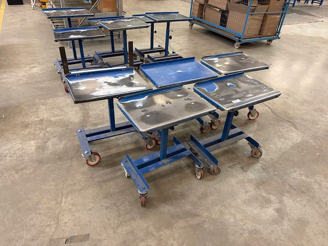 Verrijdbare in hoogte verstelbare magazijn-/orderpicktafel (5x) - afbeelding 3 van  3