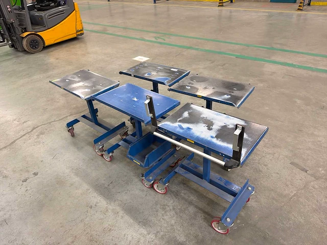 Verrijdbare in hoogte verstelbare magazijn-/orderpicktafel (5x) - afbeelding 2 van  3