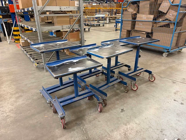 Verrijdbare in hoogte verstelbare magazijn-/orderpicktafel (6x) - afbeelding 1 van  3