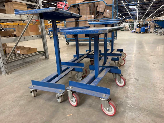 Verrijdbare in hoogte verstelbare magazijn-/orderpicktafel (6x) - afbeelding 2 van  3