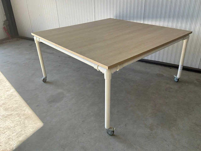 Verrijdbare kantinetafel - afbeelding 1 van  6