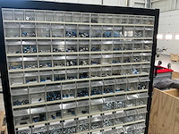 Verrijdbare kast met grijpvoorraad bouten, moeren, schroeven en ventielen - afbeelding 4 van  8