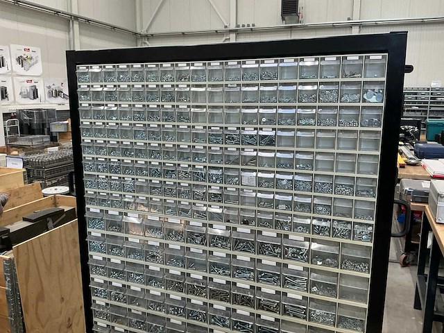 Verrijdbare kast met grijpvoorraad bouten, moeren, schroeven en ventielen - afbeelding 6 van  8