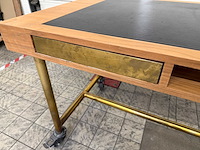 Verrijdbare kersenfineer tafel met leer ingelegd blad - afbeelding 5 van  6