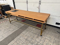 Verrijdbare kersenfineer tafel met leer ingelegd blad - afbeelding 2 van  5