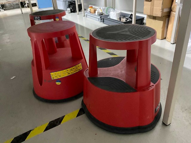 Verrijdbare kruk/opstap (3x) - afbeelding 3 van  3