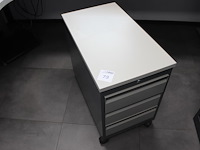 Verrijdbare ladekast, afmeting 43 x 75 x 65 cm. - afbeelding 1 van  2