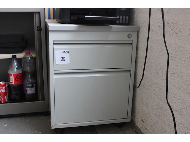 Verrijdbare ladekast met 2 laden. afmeting 80 x 46 x 63 cm. - afbeelding 1 van  2