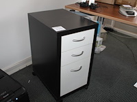 Verrijdbare ladekast met 3 laden. afmeting 37 x 50 x 70 cm. - afbeelding 1 van  2