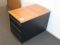 Verrijdbare ladekast met drie laden. afmeting 46,5 x 80 cm. hoogte 60,5 cm - afbeelding 2 van  3