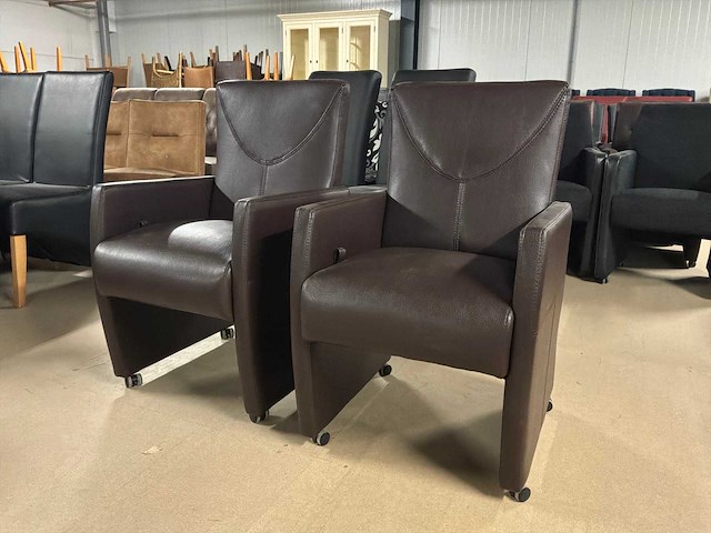 Verrijdbare leren eetkamerstoel (2x) - afbeelding 1 van  11