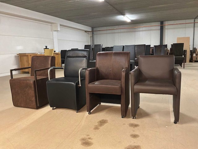 Verrijdbare leren eetkamerstoelen (4x) - afbeelding 4 van  9