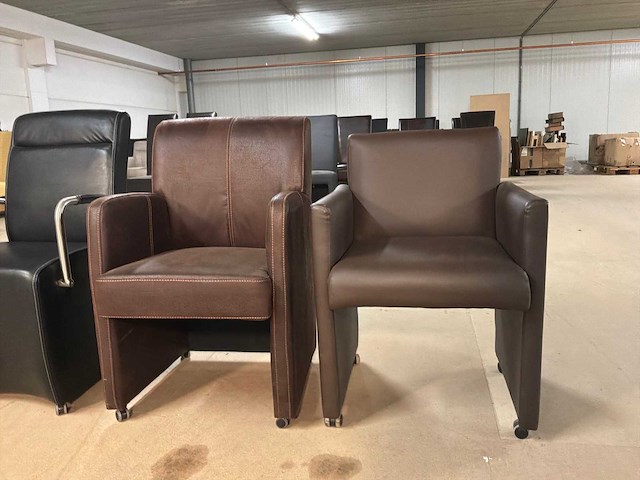 Verrijdbare leren eetkamerstoelen (4x) - afbeelding 5 van  9