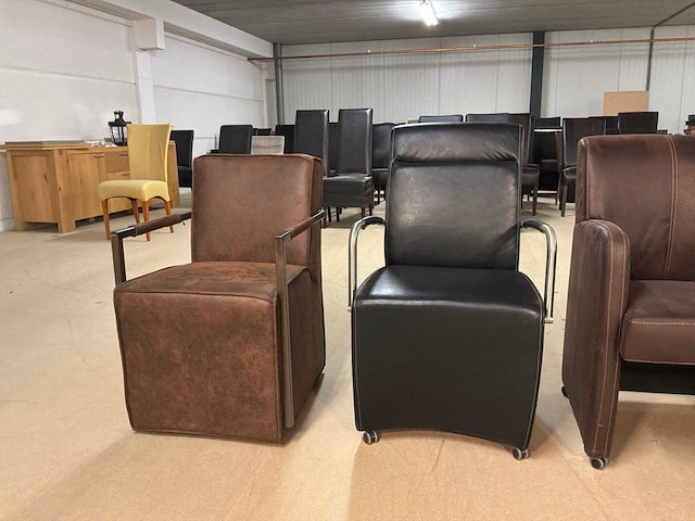 Verrijdbare leren eetkamerstoelen (4x) - afbeelding 6 van  9