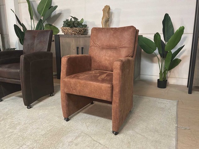 Verrijdbare leren fauteuil - afbeelding 1 van  3