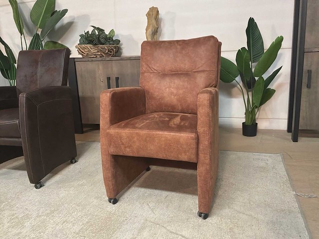 Verrijdbare leren fauteuil - afbeelding 2 van  3