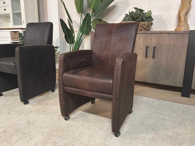 Verrijdbare leren fauteuil - afbeelding 1 van  7