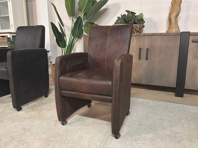 Verrijdbare leren fauteuil - afbeelding 2 van  7