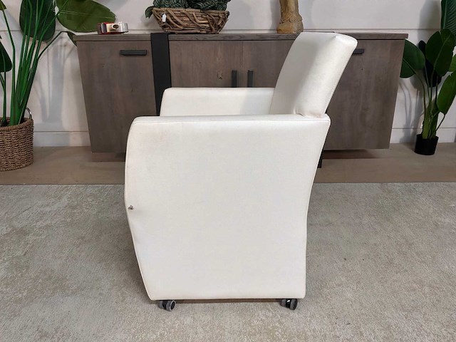 Verrijdbare leren fauteuil - afbeelding 6 van  8