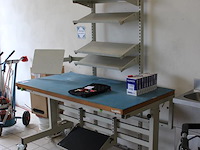 Verrijdbare magazijn werktafel met tabletsteun, 5 planken en voetenplank. afmeting 150 x 85 x 90 cm. - afbeelding 2 van  2