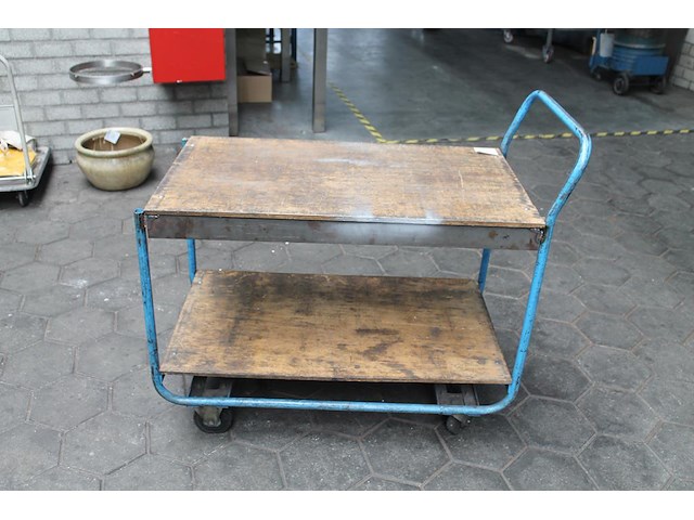 Verrijdbare magazijnkar met onderplateau en afmeting 110 x 60 x 80 cm. - afbeelding 1 van  2