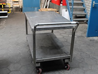 Verrijdbare magazijntafel met onderplateau. afmeting 123 x 73 x 87 cm. - afbeelding 1 van  2