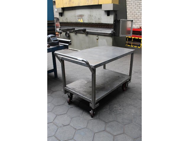 Verrijdbare magazijntafel met onderplateau. afmeting 123 x 73 x 87 cm. - afbeelding 2 van  2