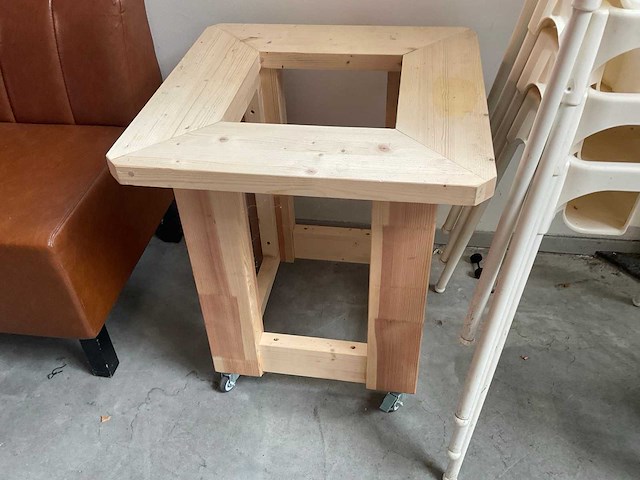 Verrijdbare plantentafel - afbeelding 1 van  1