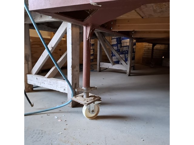 Verrijdbare prefab tafel - afbeelding 2 van  12