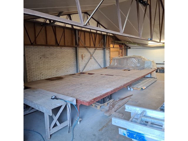 Verrijdbare prefab tafel - afbeelding 1 van  12