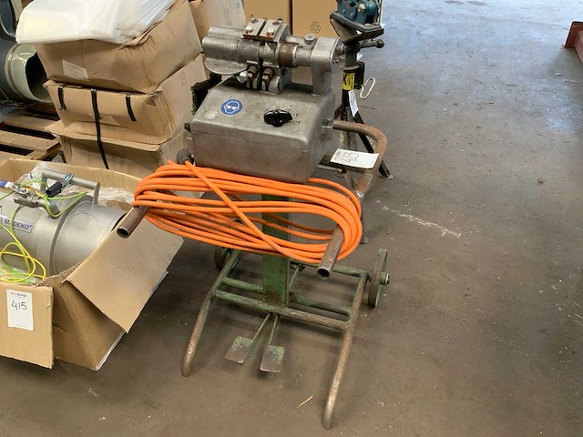 Verrijdbare puntlasmachine - afbeelding 1 van  3