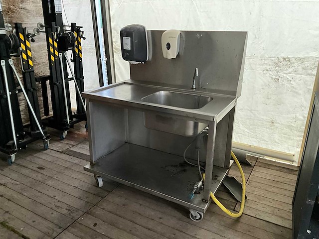 Verrijdbare spoeltafel - afbeelding 1 van  3