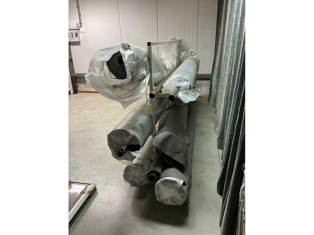 Verrijdbare stelling met rollen tenttapijt - afbeelding 4 van  11