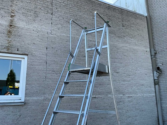 Verrijdbare stellingtrap - afbeelding 4 van  5
