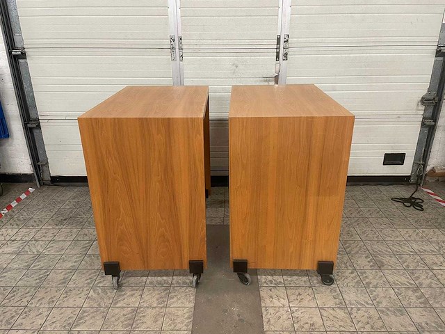 Verrijdbare tafel kersenfineer (2x) - afbeelding 4 van  6