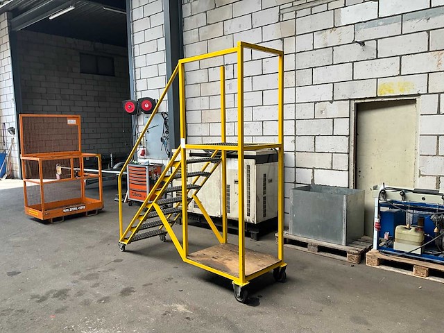 Verrijdbare trap - afbeelding 2 van  5