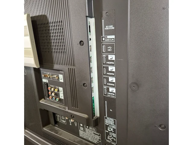 Verrijdbare tv, sharp, lc70le - afbeelding 7 van  15