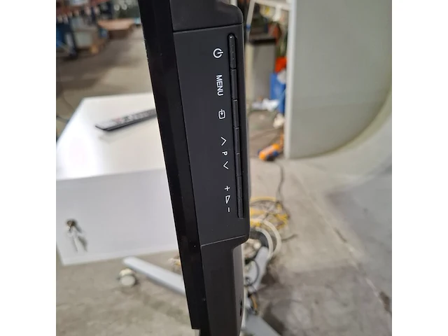 Verrijdbare tv, sharp, lc70le - afbeelding 13 van  15