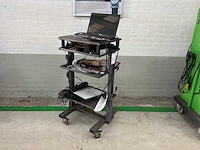 Verrijdbare wagen met laptop - afbeelding 1 van  5
