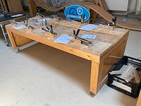 Verrijdbare werktafel met 8x verstekbak en zaag - afbeelding 1 van  7